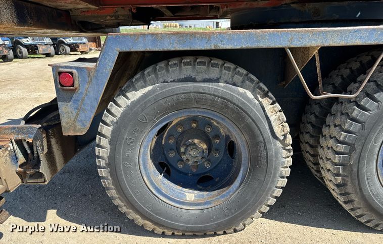 image for item DV2538 1975 Bantam 306 crane