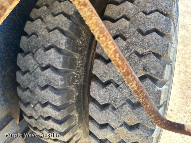 image for item DV2538 1975 Bantam 306 crane