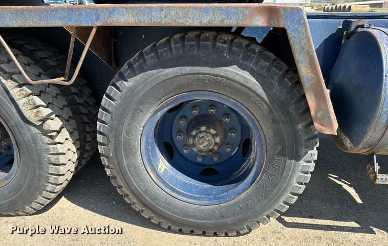 image for item DV2538 1975 Bantam 306 crane