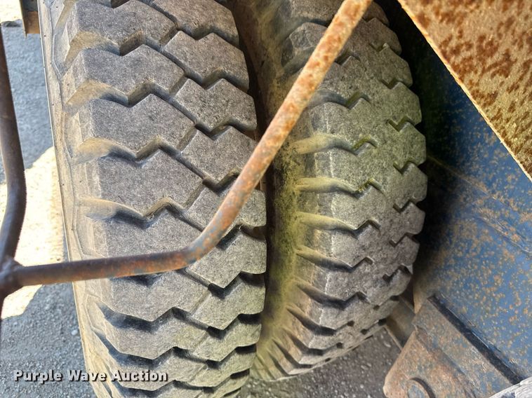 image for item DV2538 1975 Bantam 306 crane