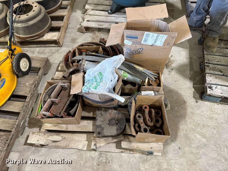 image for item DV2538 1975 Bantam 306 crane