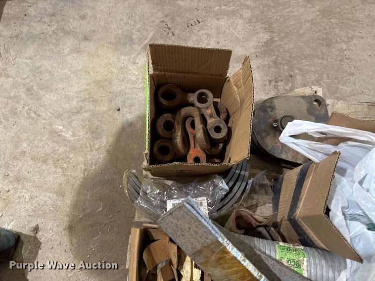 image for item DV2538 1975 Bantam 306 crane