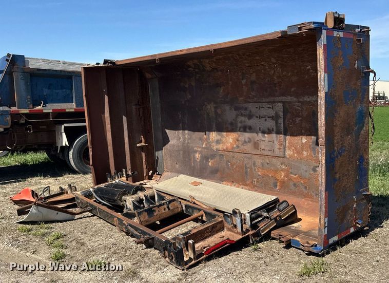 image for item DV2542 Dump truck bed