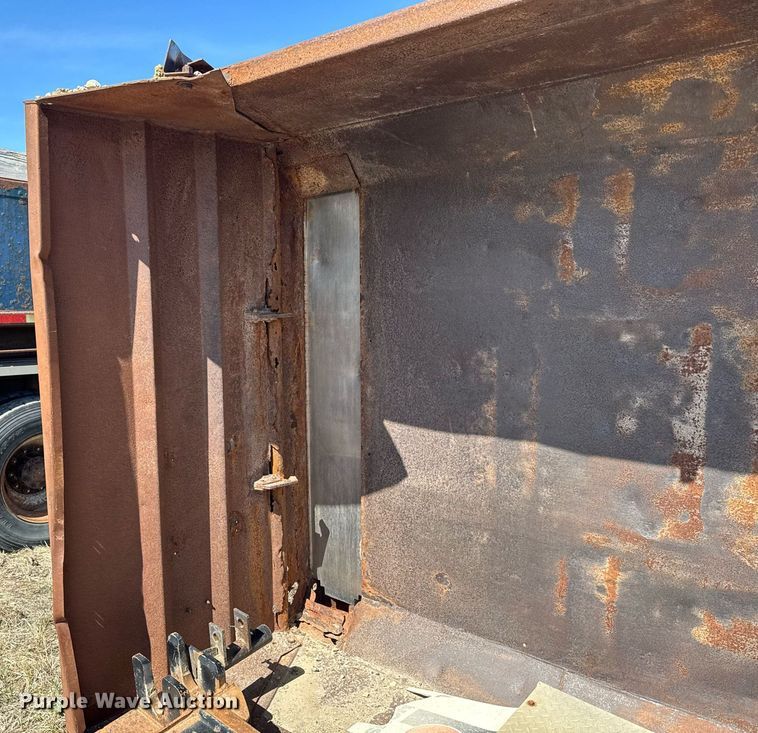 image for item DV2542 Dump truck bed