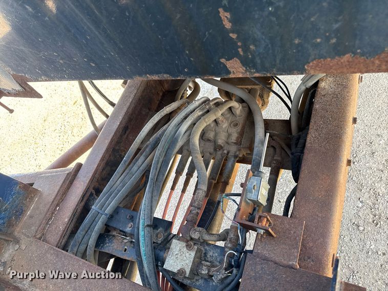 image for item DV2543 2004 International 7600 dump truck