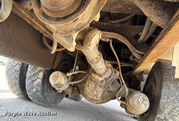 image for item DV2543 2004 International 7600 dump truck