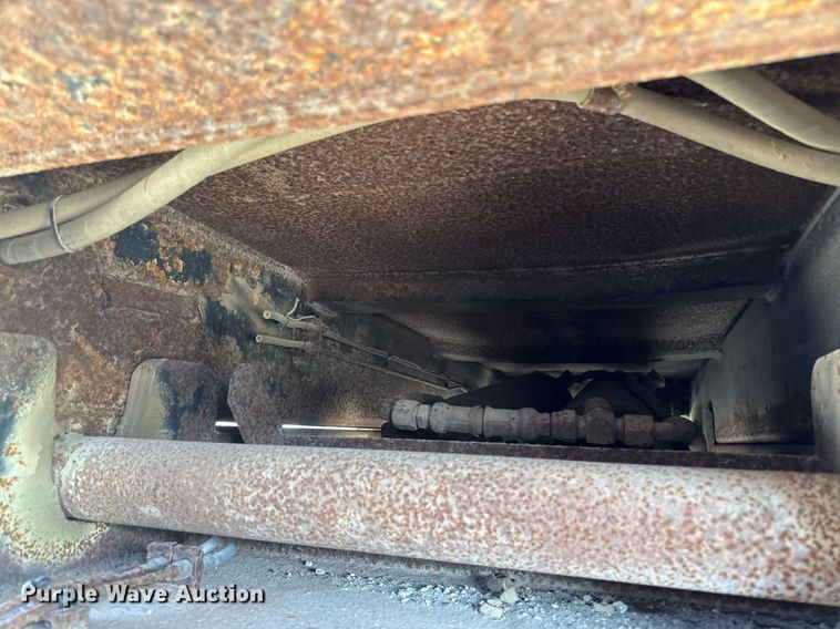 image for item DV2543 2004 International 7600 dump truck