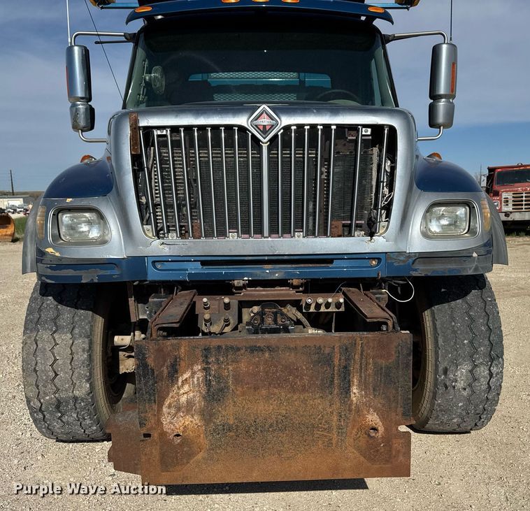 image for item DV2543 2004 International 7600 dump truck