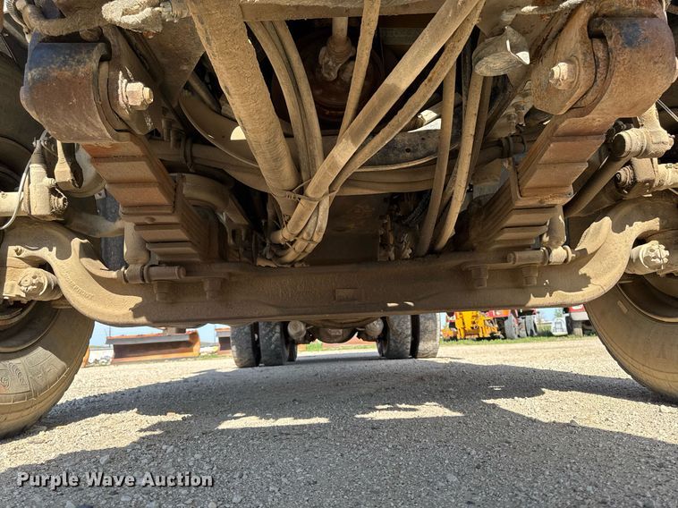 image for item DV2543 2004 International 7600 dump truck