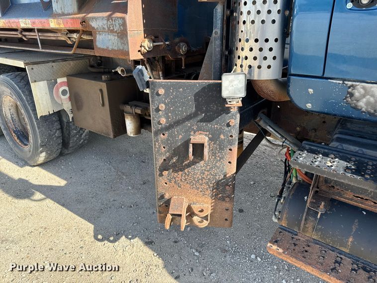 image for item DV2543 2004 International 7600 dump truck