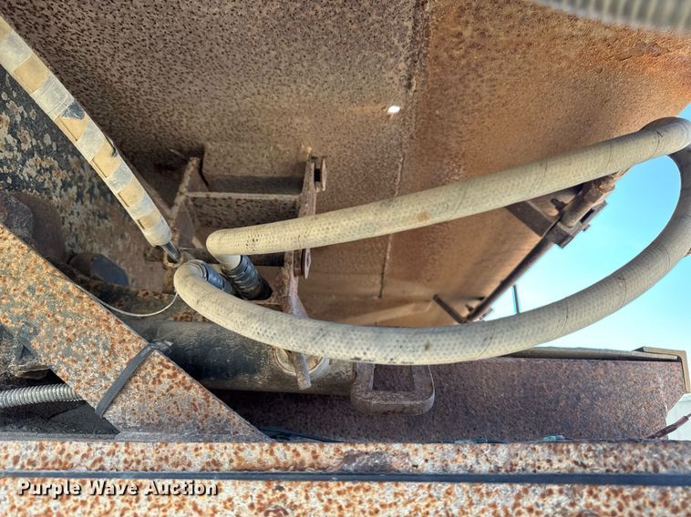 image for item DV2543 2004 International 7600 dump truck