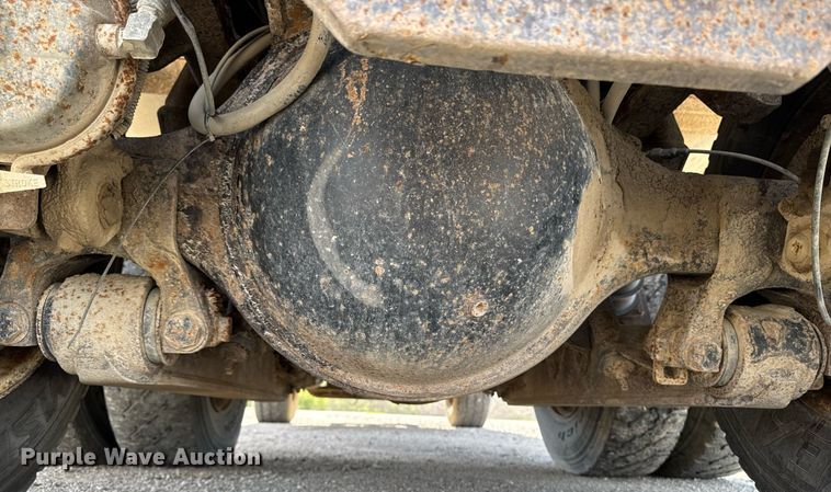 image for item DV2543 2004 International 7600 dump truck