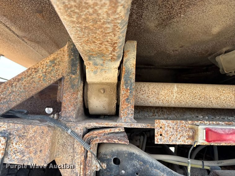 image for item DV2543 2004 International 7600 dump truck