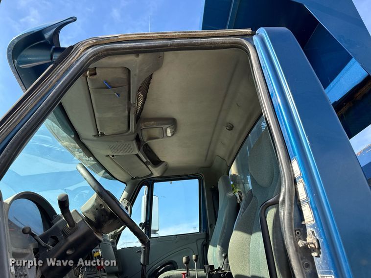 image for item DV2543 2004 International 7600 dump truck