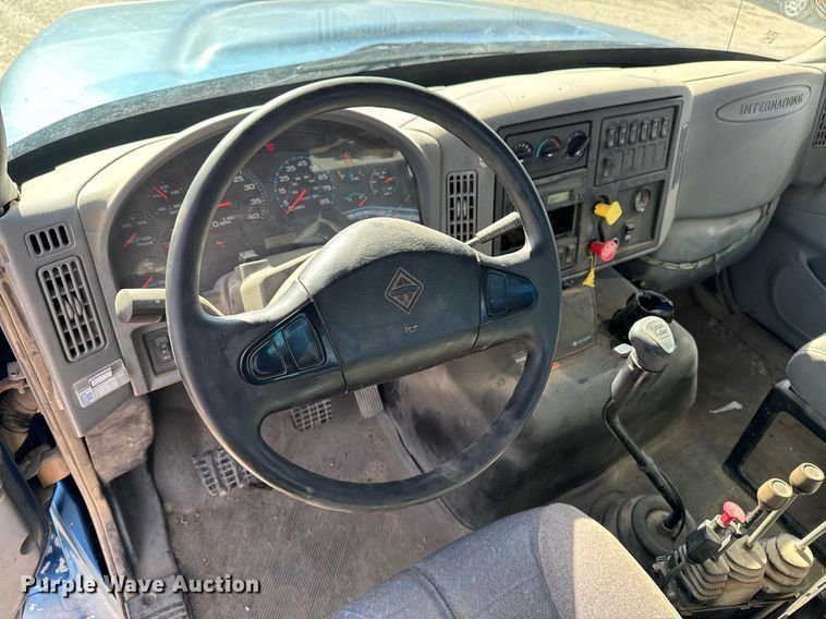 image for item DV2543 2004 International 7600 dump truck