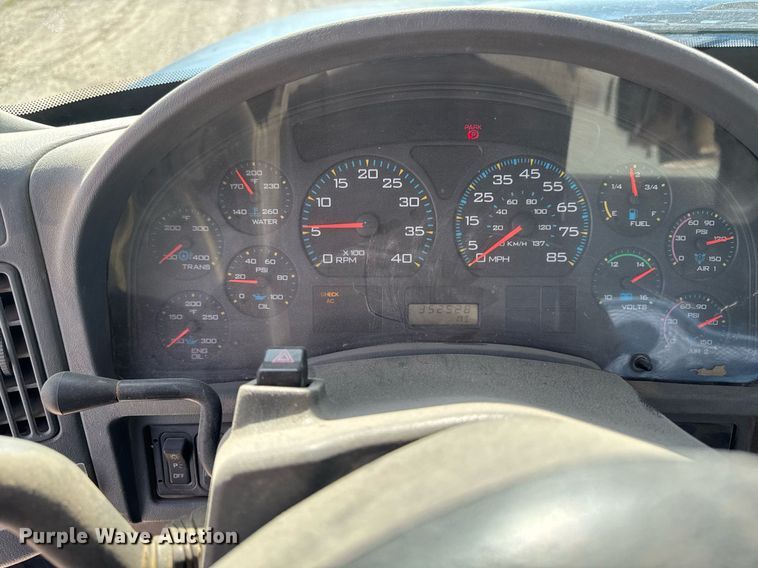 image for item DV2543 2004 International 7600 dump truck