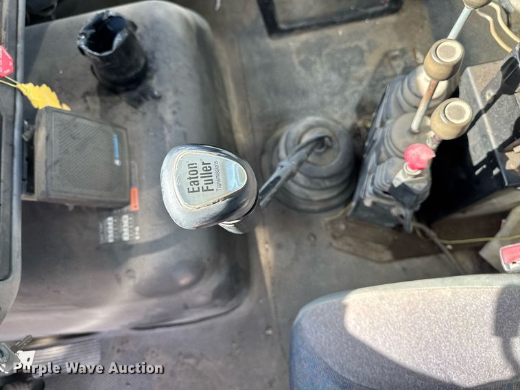 image for item DV2543 2004 International 7600 dump truck