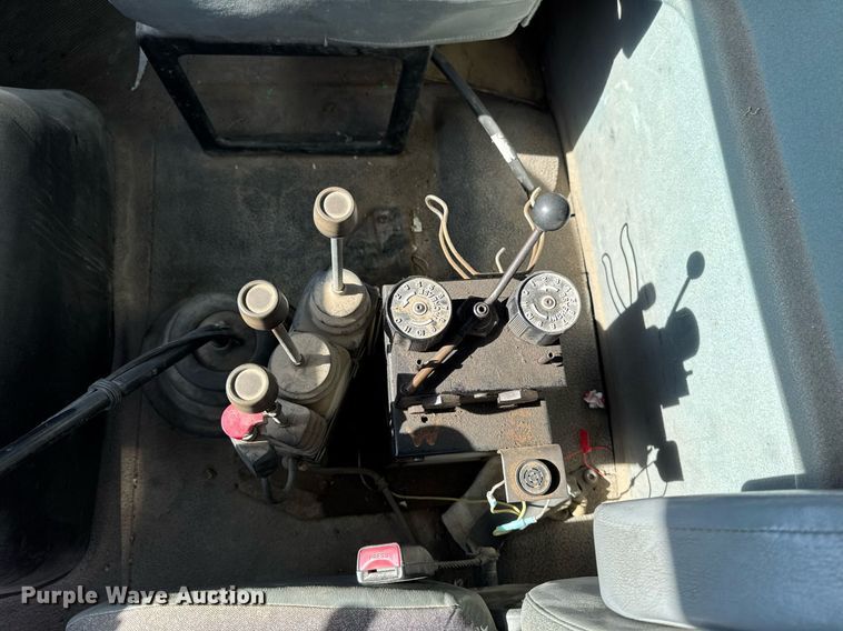 image for item DV2543 2004 International 7600 dump truck