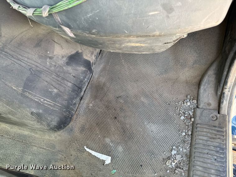 image for item DV2543 2004 International 7600 dump truck