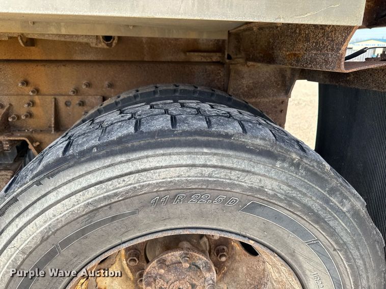 image for item DV2543 2004 International 7600 dump truck