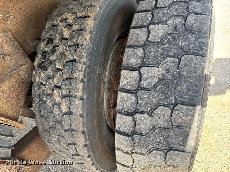 image for item DV2543 2004 International 7600 dump truck