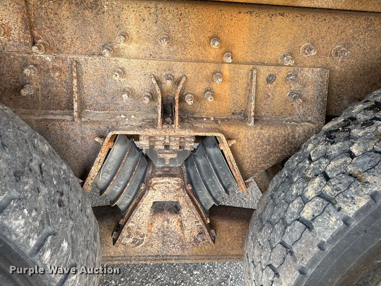 image for item DV2543 2004 International 7600 dump truck