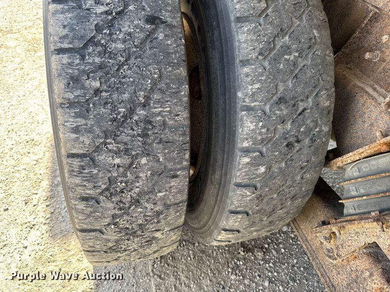 image for item DV2543 2004 International 7600 dump truck