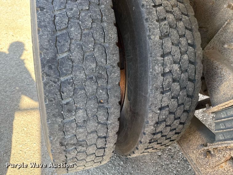 image for item DV2543 2004 International 7600 dump truck