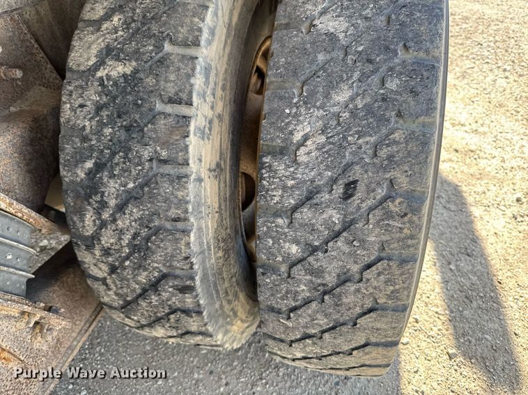 image for item DV2543 2004 International 7600 dump truck