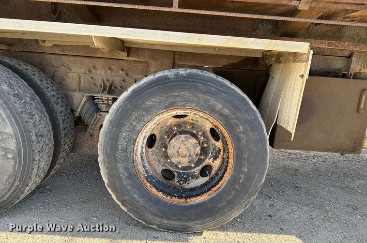 image for item DV2543 2004 International 7600 dump truck