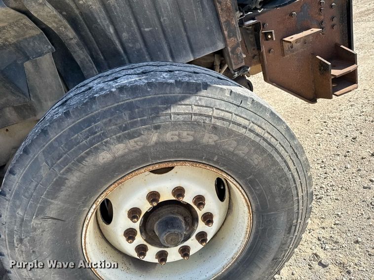 image for item DV2543 2004 International 7600 dump truck