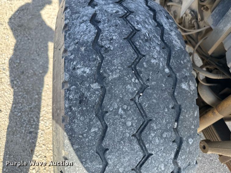 image for item DV2543 2004 International 7600 dump truck