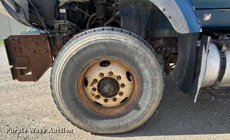 image for item DV2543 2004 International 7600 dump truck