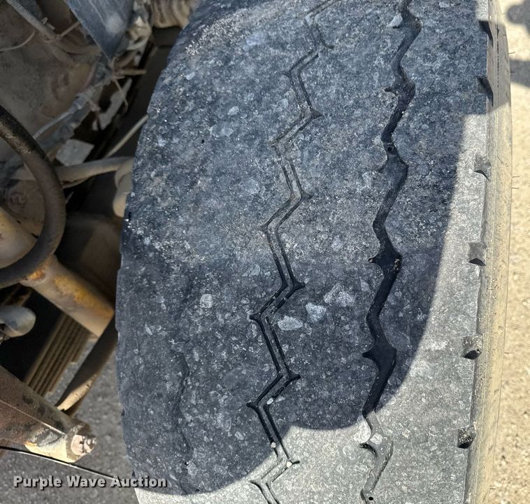 image for item DV2543 2004 International 7600 dump truck