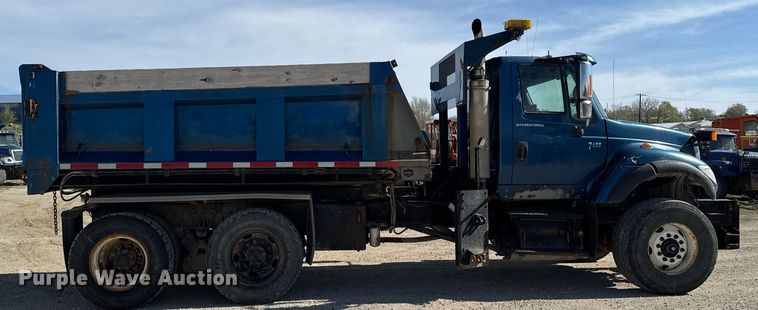 image for item DV2544 2004 International 7600 dump truck