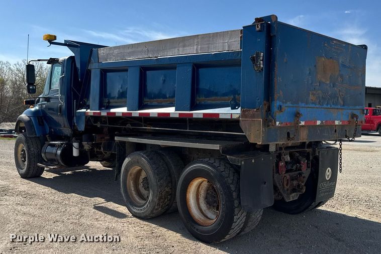 image for item DV2544 2004 International 7600 dump truck