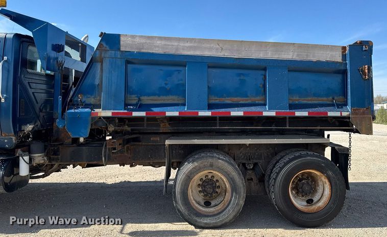 image for item DV2544 2004 International 7600 dump truck