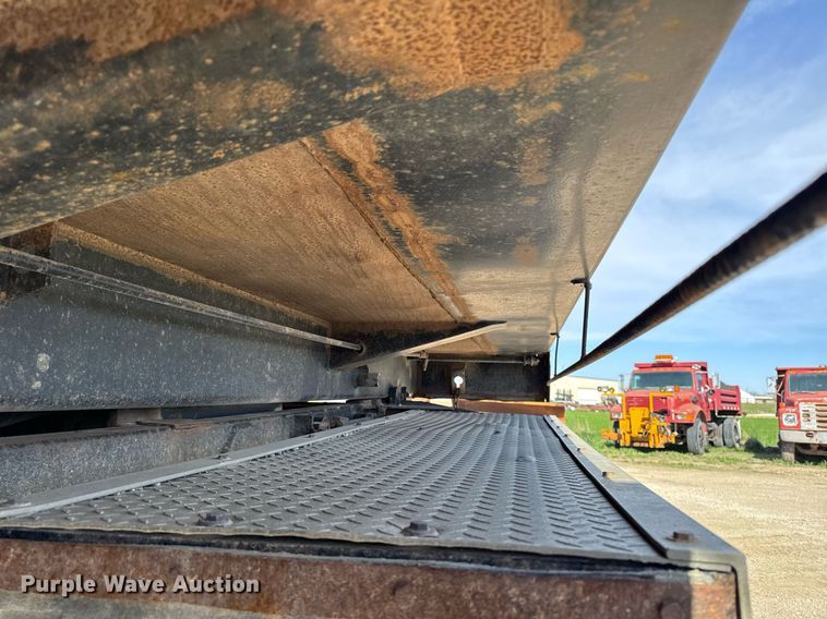 image for item DV2544 2004 International 7600 dump truck