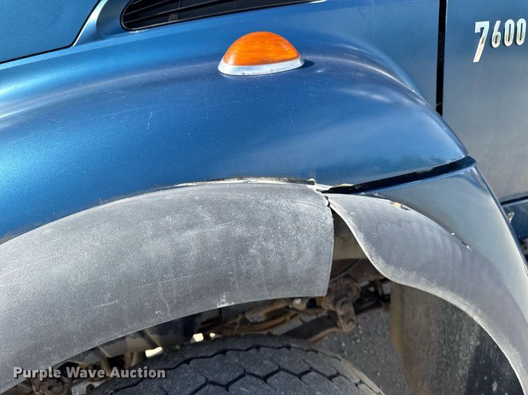 image for item DV2544 2004 International 7600 dump truck