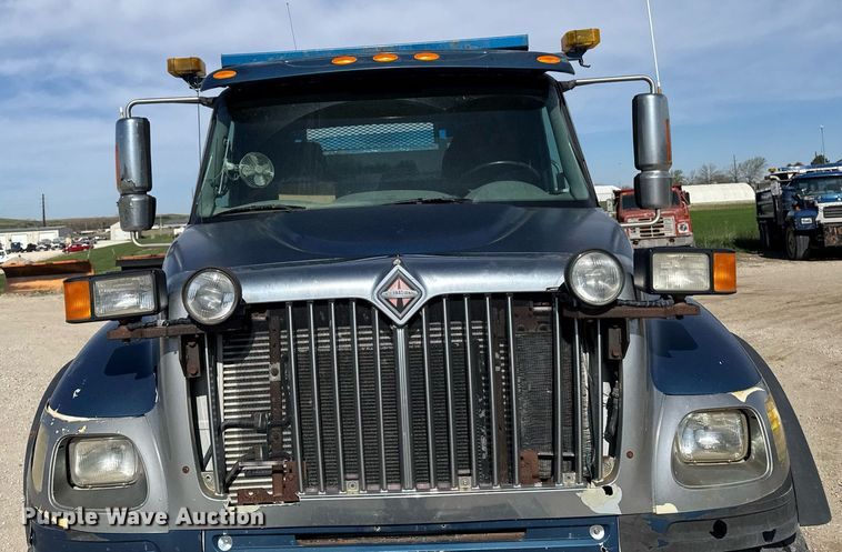 image for item DV2544 2004 International 7600 dump truck