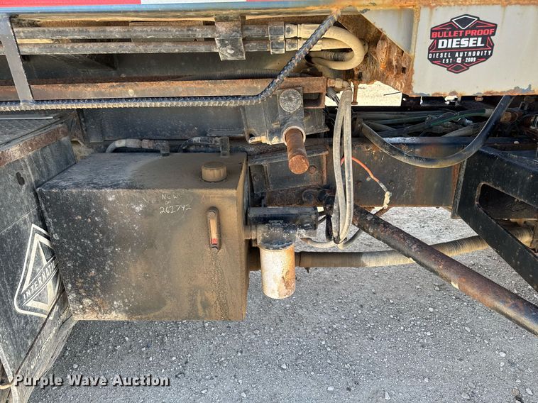 image for item DV2544 2004 International 7600 dump truck