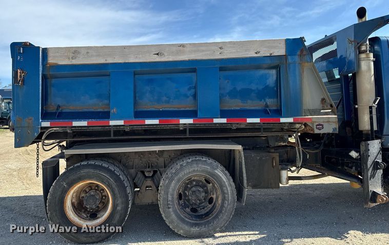 image for item DV2544 2004 International 7600 dump truck