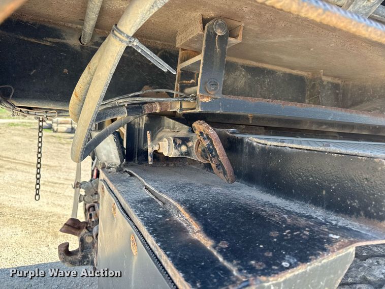 image for item DV2544 2004 International 7600 dump truck