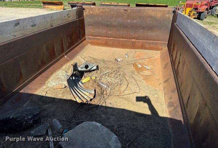 image for item DV2544 2004 International 7600 dump truck