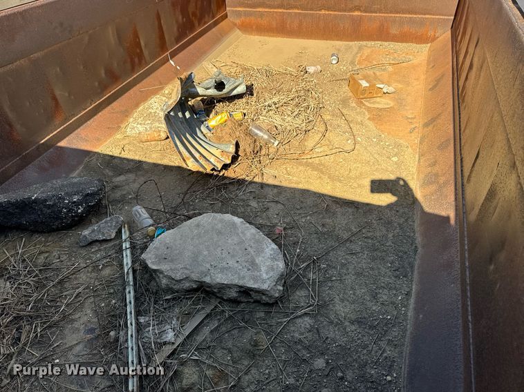 image for item DV2544 2004 International 7600 dump truck