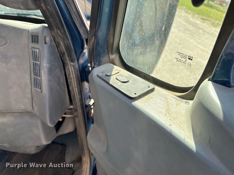 image for item DV2544 2004 International 7600 dump truck