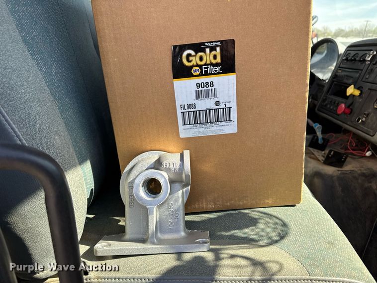 image for item DV2544 2004 International 7600 dump truck