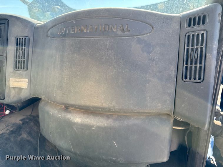 image for item DV2544 2004 International 7600 dump truck