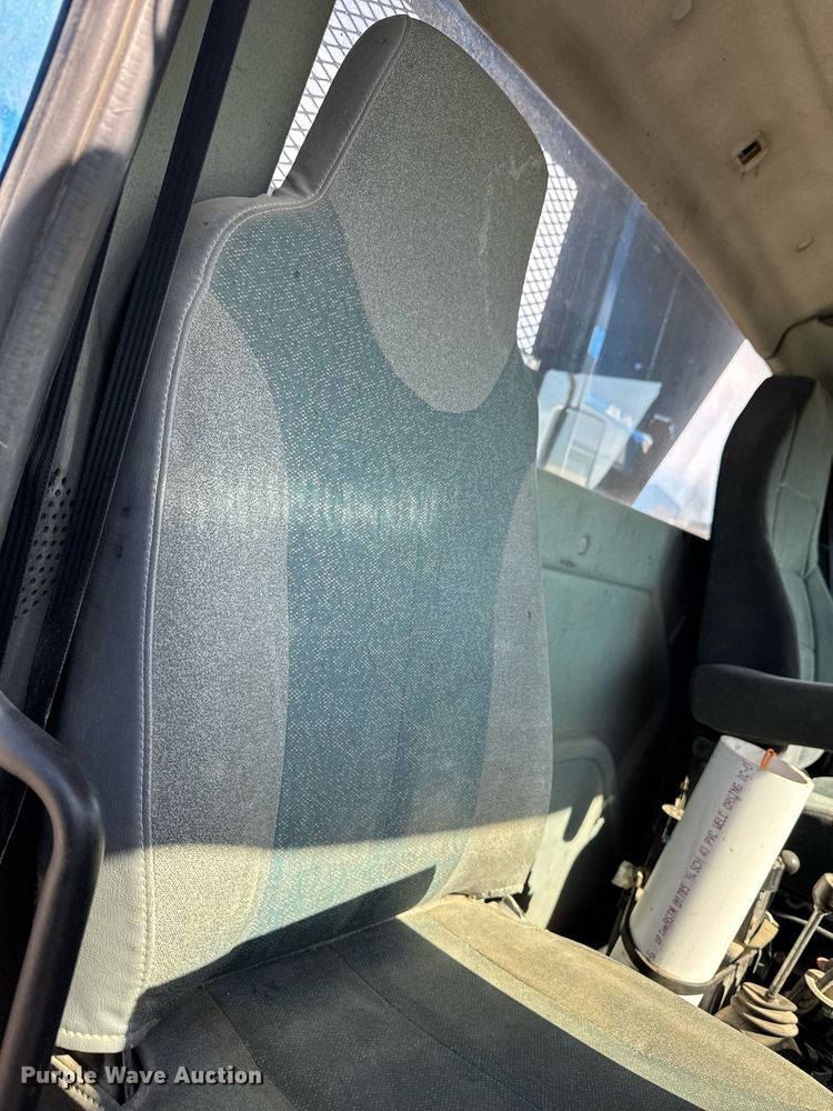 image for item DV2544 2004 International 7600 dump truck