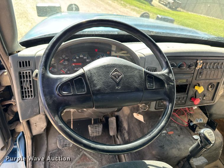 image for item DV2544 2004 International 7600 dump truck